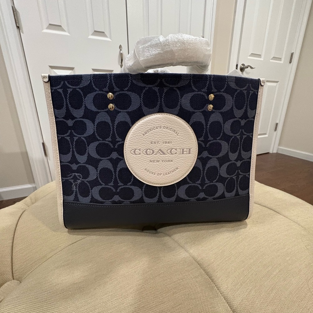 Coach Navy and Cream Tote Bag - Picture 1 of 8